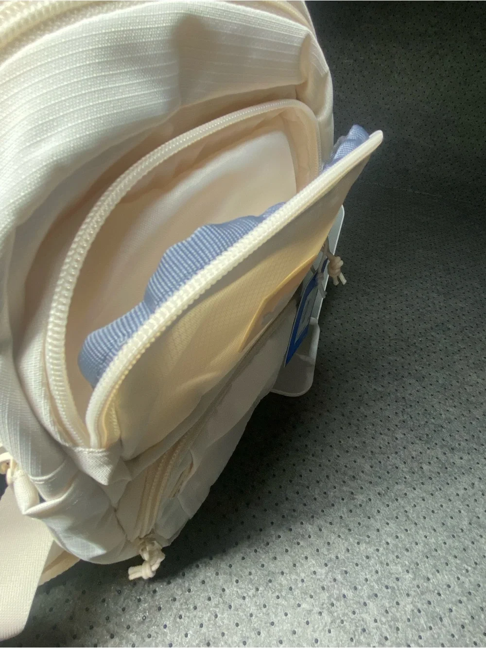 Adidas Utility 4 Sling Crossbody Bag wonder White JJ7605 Strap Adj. outdoors NWT